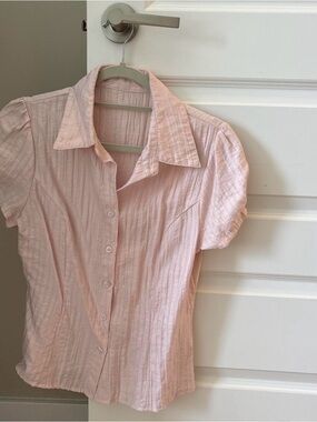 Classic Short-Sleeve Button Front Blouse in Light Pink